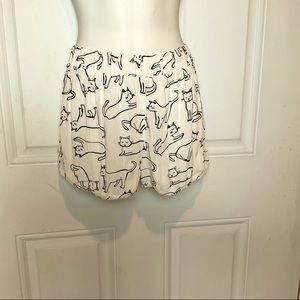 Super Cute Cozy Shorts with Cats on it 🩳 🤍